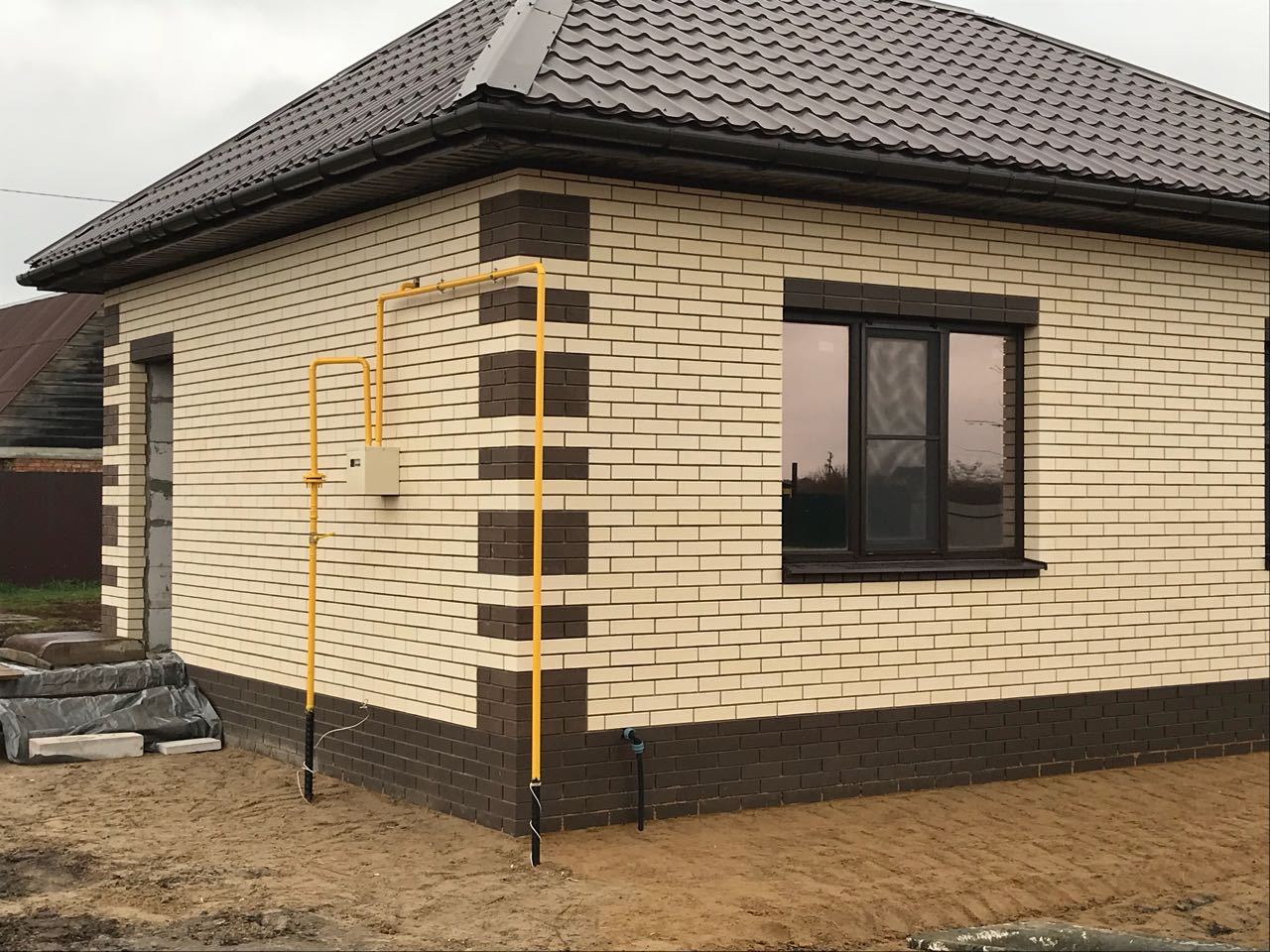 Кирпич лицевой СТАРЫЙ ОСКОЛ гладкий 1,4НФ — Кирпич