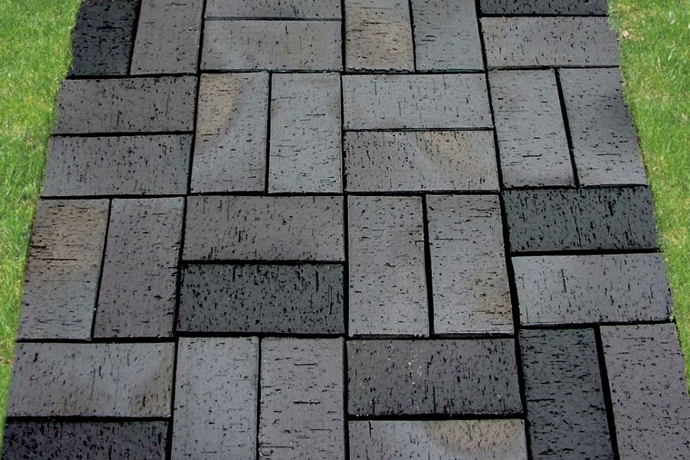 Брусчатка Roben SCHWABING (schwarz-buntgeflammt gefast) 200x100x52 — Клинкерная