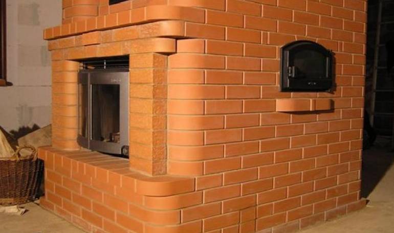 Кирпич полнотелый печной радиусный Кирово-Чепецкий КЗ R60 — Кирпич
